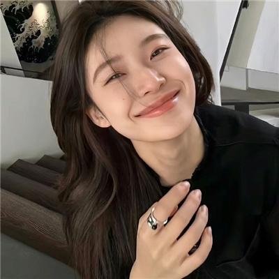 愤怒的黑人女孩与她的怪物